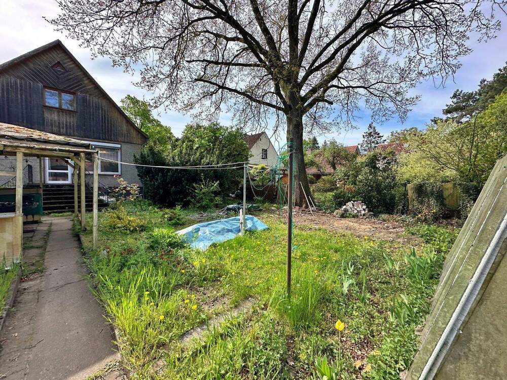 Thumbnail-Großes Grundstück am Rande von Berlin bebaut mit einem EFH und Ferienhaus