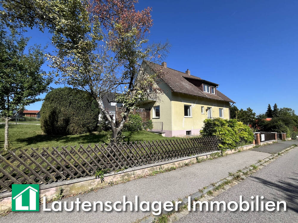 Thumbnail-Hier lohnt sich ein zweiter Blick! Ein- oder Zweifamilienhaus mit Doppelgarage in Unterferrieden