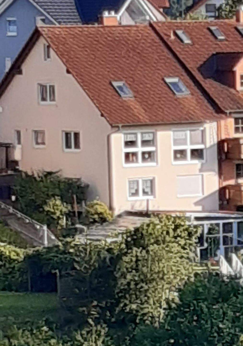 Thumbnail-Viel Platz auf mehreren Ebenen – Doppelhaushälfte mit Garten & Wintergarten