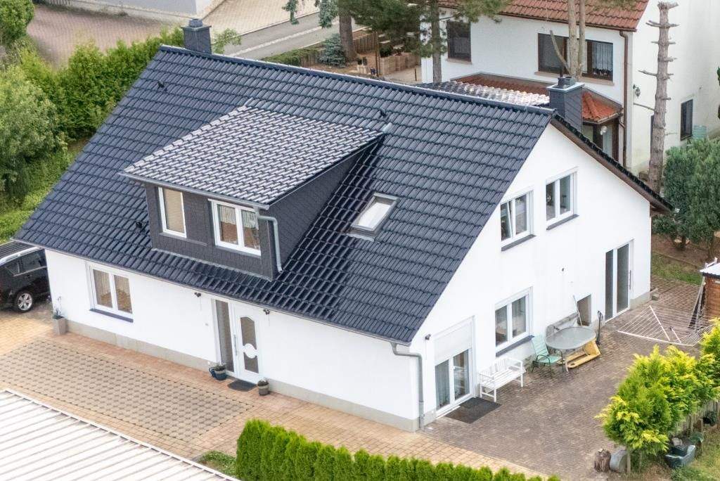 Thumbnail-Flexibles Einfamilienhaus mit Garten: Wohnen mit Einliegerwohnung oder als großes Familiendomizil