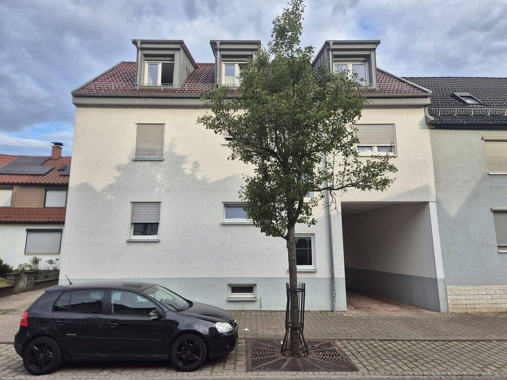 Gebäude Straßenseite
