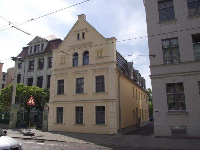 Thumbnail-teilsanierte, gemütliche 2-Raum Altbauwohnung mit Terrasse im Stadtzentrum