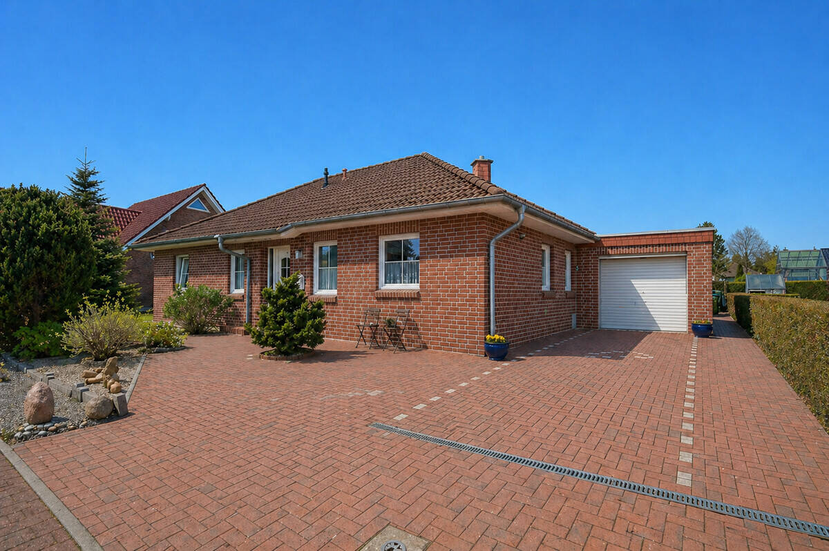 Thumbnail-6718 - Einziehen & Wohlfühlen: Sehr gepflegter Bungalow mit Sommergarten und Garage in ruhiger Lage!
