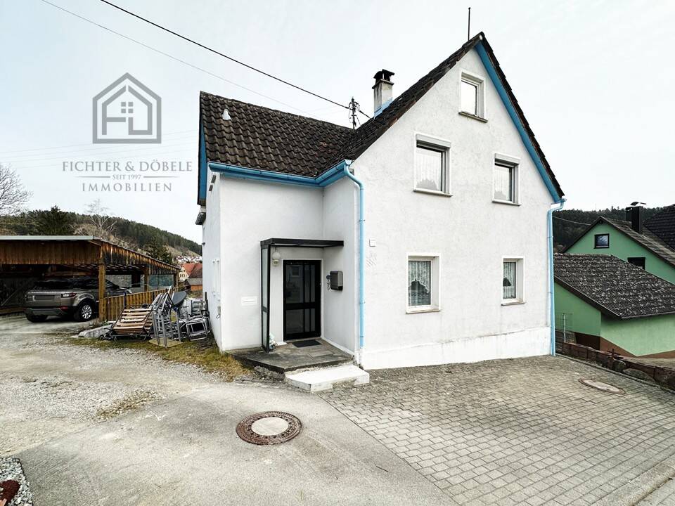 Thumbnail-F&D | Sanierungsbedürftiges Einfamilienhaus mit Carport und Weitblick in Göllsdorf