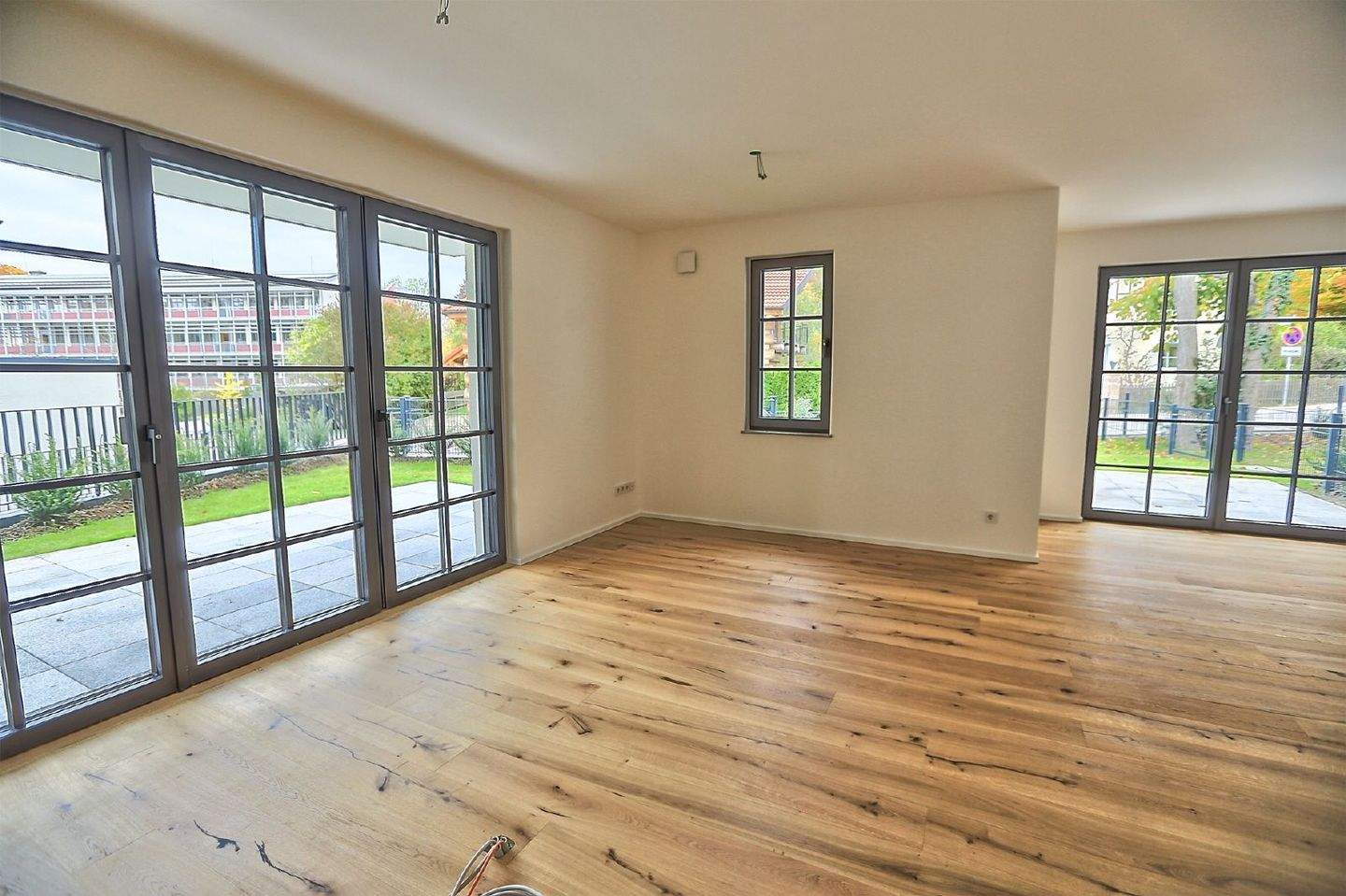 Thumbnail-PÖCKING: EXKLUSIVE NEUBAU-WOHNUNG MIT PERFEKTER INFRASTRUKTUR!