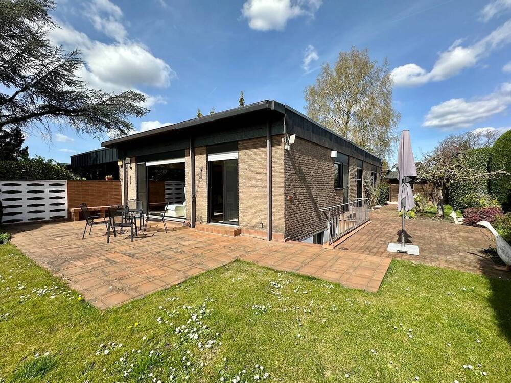 Thumbnail-Bungalow mit großem Grundstück in beliebter Wohnlage