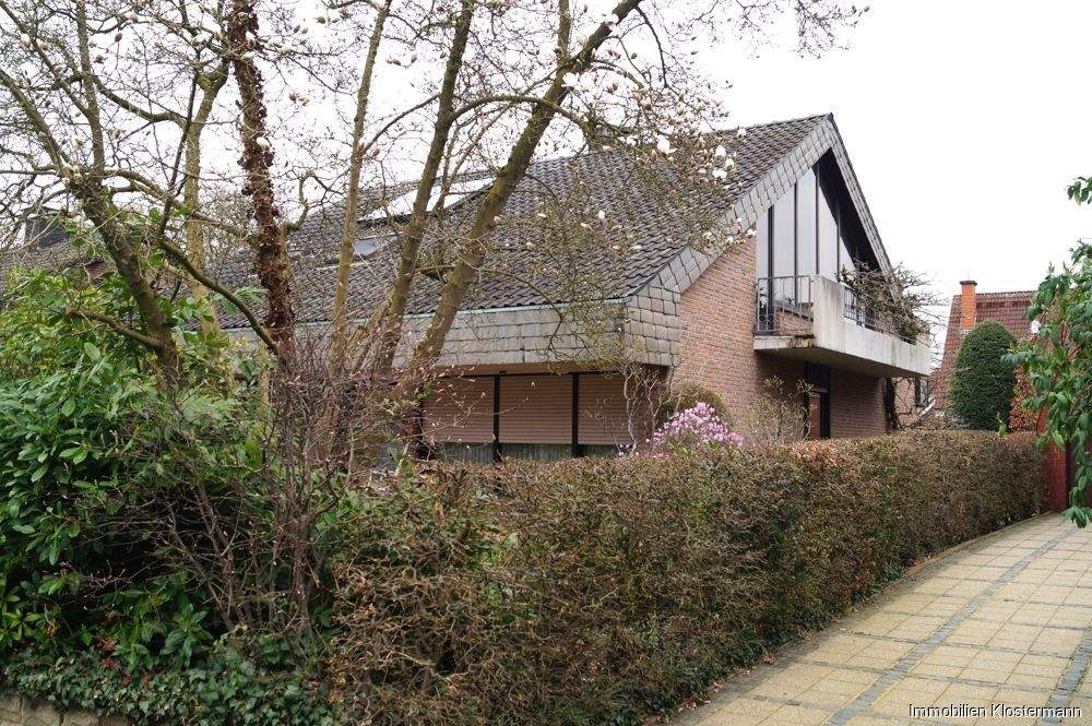 Thumbnail-Großes Einfamilienhaus in ruhiger Lage mit vielen Gestaltungsmöglichkeiten