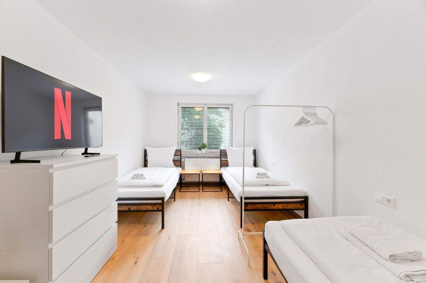 Thumbnail-Helle und möbelierte WG Zimmer in zentraler Lage