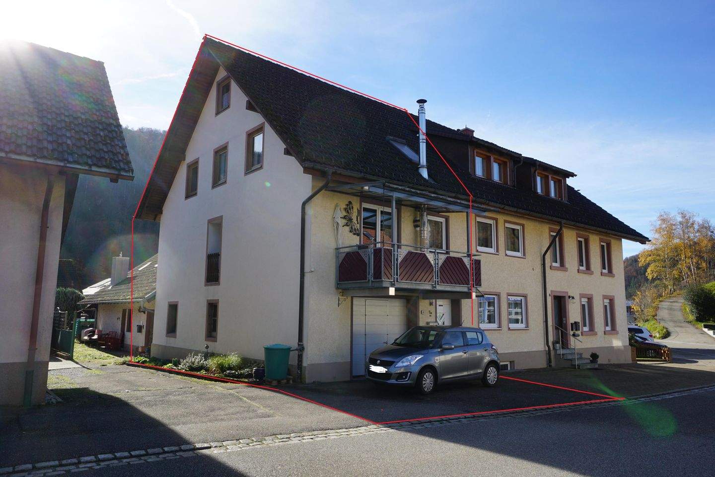 Thumbnail-Gemütliche Doppelhaushälfte mit großzügiger Garage, Balkon und Potenzial zum Ausbau