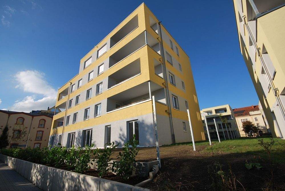 Thumbnail-Großzügig, hochwertige 4 Zi.-Wohnung mit Loggia und TG-Stellplatz zu vermieten