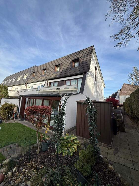 Thumbnail-Reihenendhaus wartet auf eine neue Familie