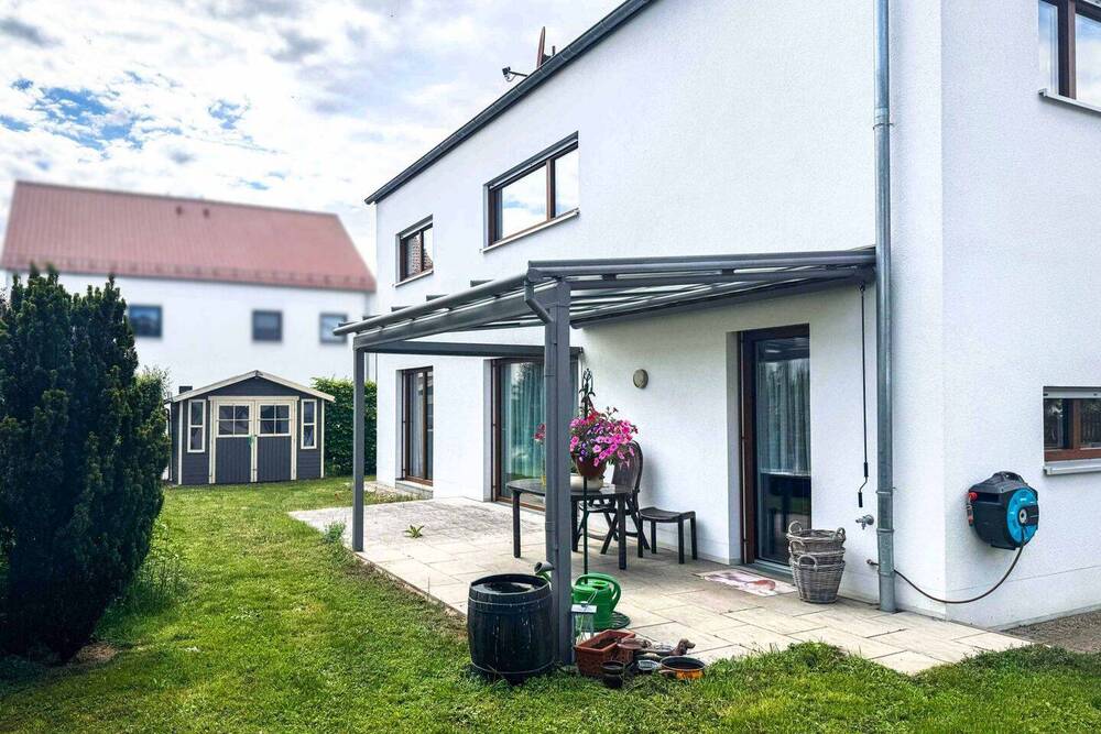 Thumbnail-Modernes Einfamilienhaus mit Garten und Garage in familienfreundlicher Lage