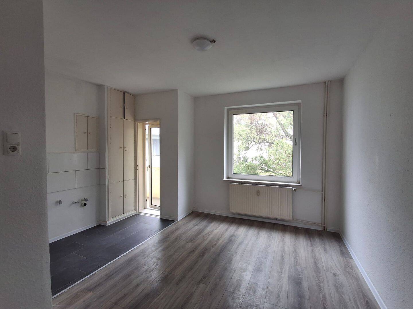 Thumbnail-Moderne 2-Zimmer-Wohnung mit Balkon in Bremerhaven, Lehe