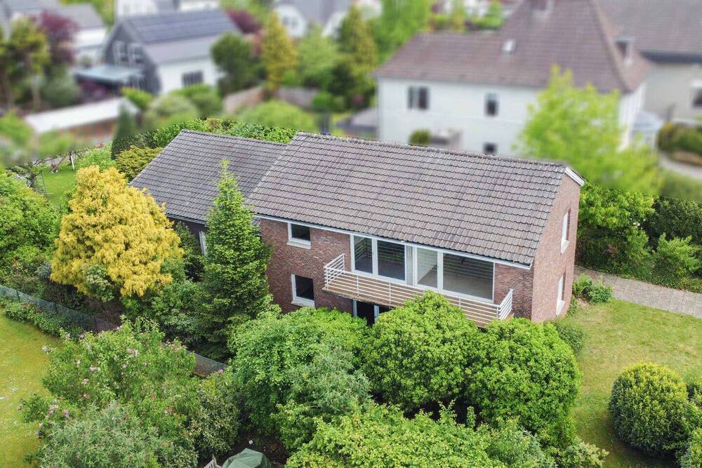 Thumbnail-Viel Platz in Quelle: Einfamilienhaus samt Einliegerwohnung mit Potential
