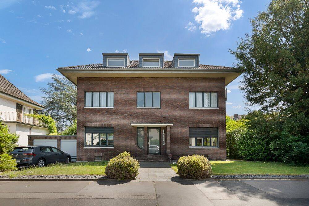 Thumbnail-Charmantes Dreiparteienhaus in Braunsfeld mit großem Grundstück