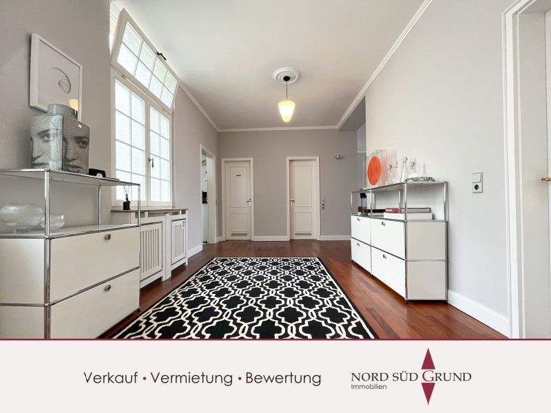 Thumbnail-Sanierter Altbau - repräsentative 3-Zimmer-Wohnung in stattlichem Wohn- und Geschäftshaus. Innenstadt!