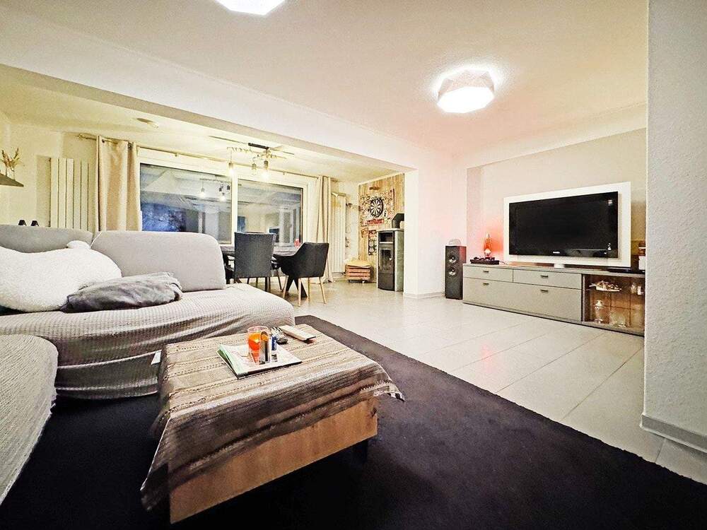 Thumbnail-Reihenendhaus in zentraler Lage von Espelkamp - stilvoll modernisiert und mit großzügigem Garten!