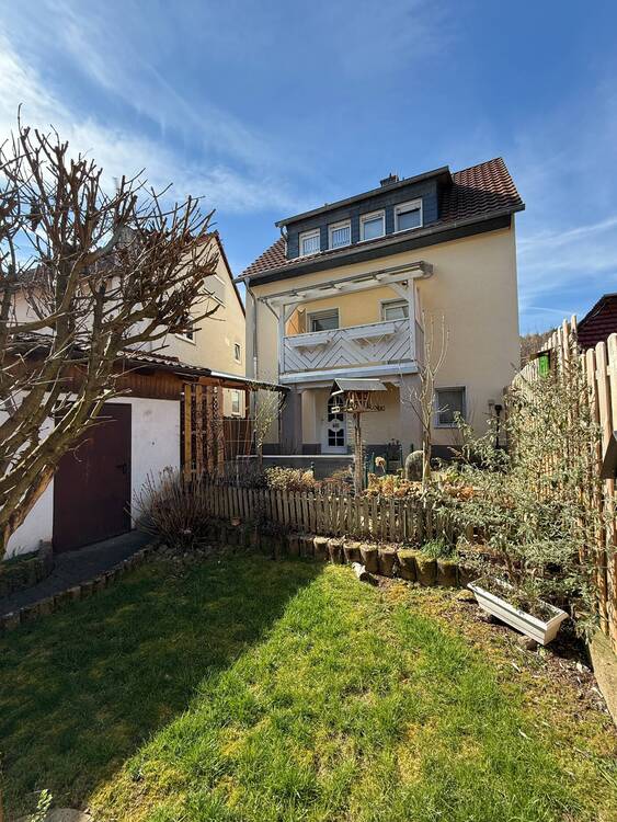 Thumbnail-**Charmantes kleines Einfamilienwohnhaus mit großem Keller in ruhiger Wohnlage**