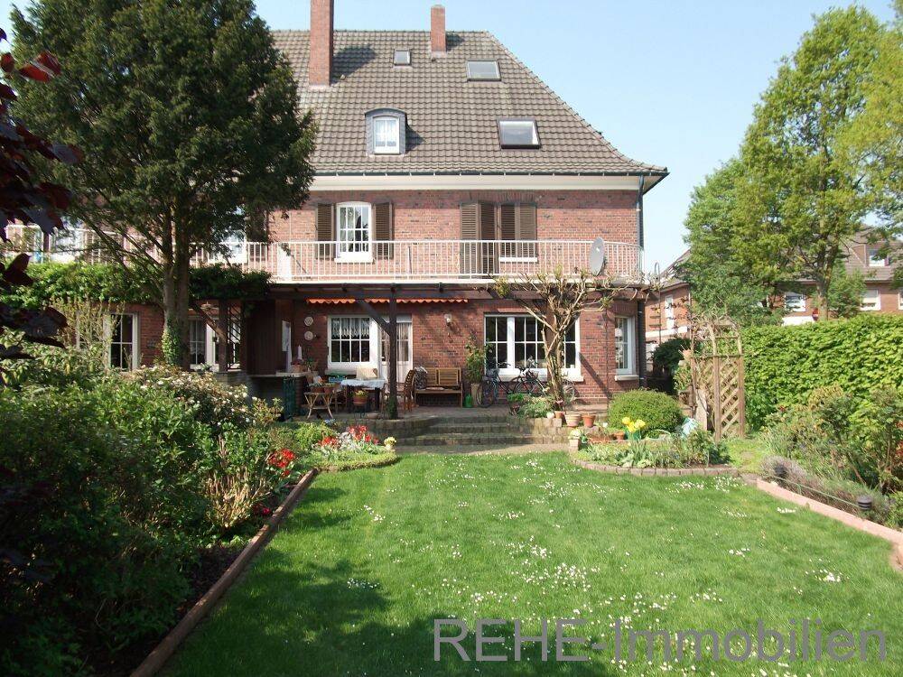 Gartenseitiger Blick auf das Haus