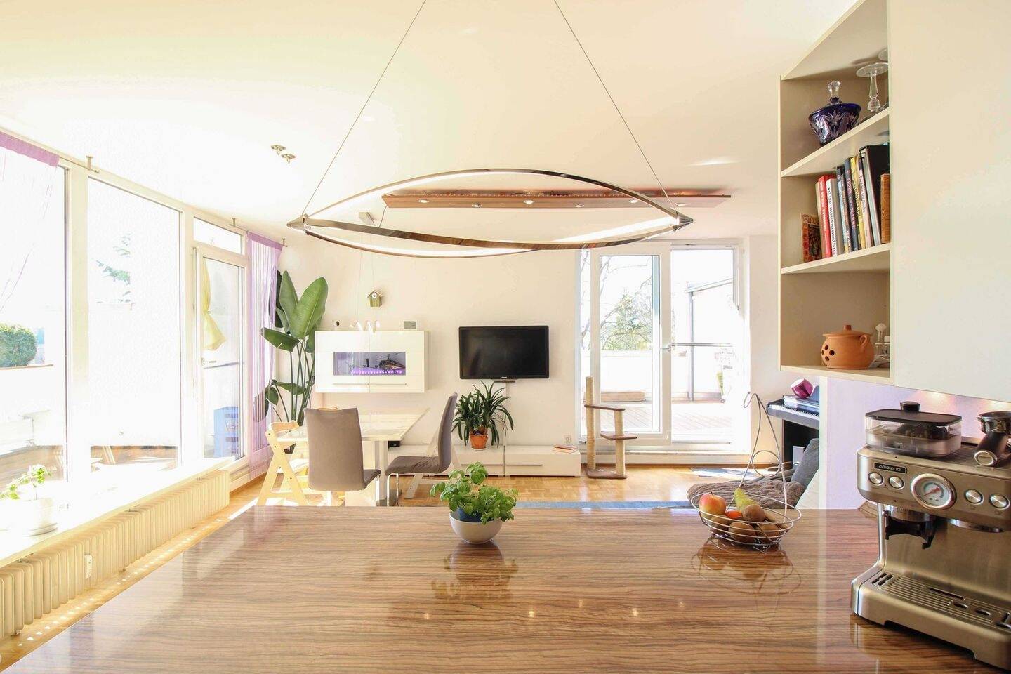 Thumbnail-Bezugsfrei! Inklusive Bergpanorama: 5-Zi.-Wohnung in Putzbrunn mit 3 Dachterrassen (Südausrichtung)!