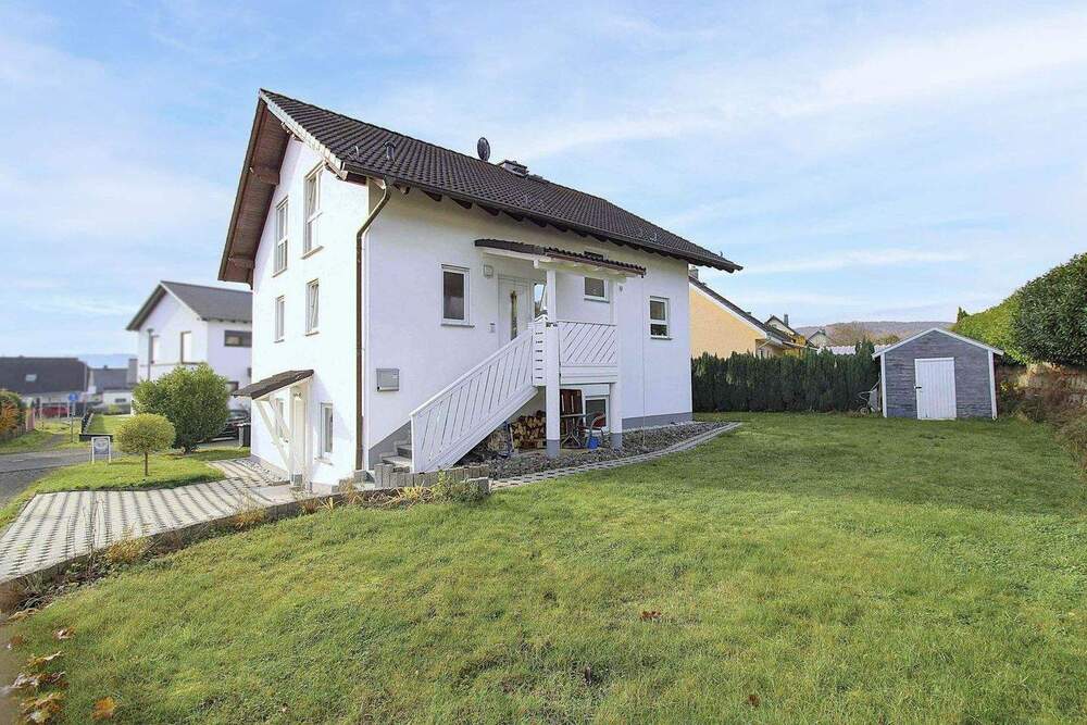 Thumbnail-Ein Zuhause mit Herz & Möglichkeiten - Charmantes Einfamilienhaus mit Einliegerwohnung in Sinn