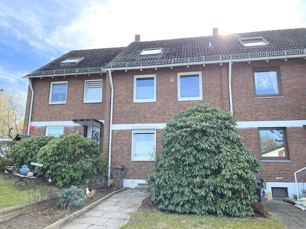 Thumbnail-PURNHAGEN-IMMOBILIEN - Reihenmittelhaus mit Garage in gesuchter Wohnlage von Bremen-Schönebeck!