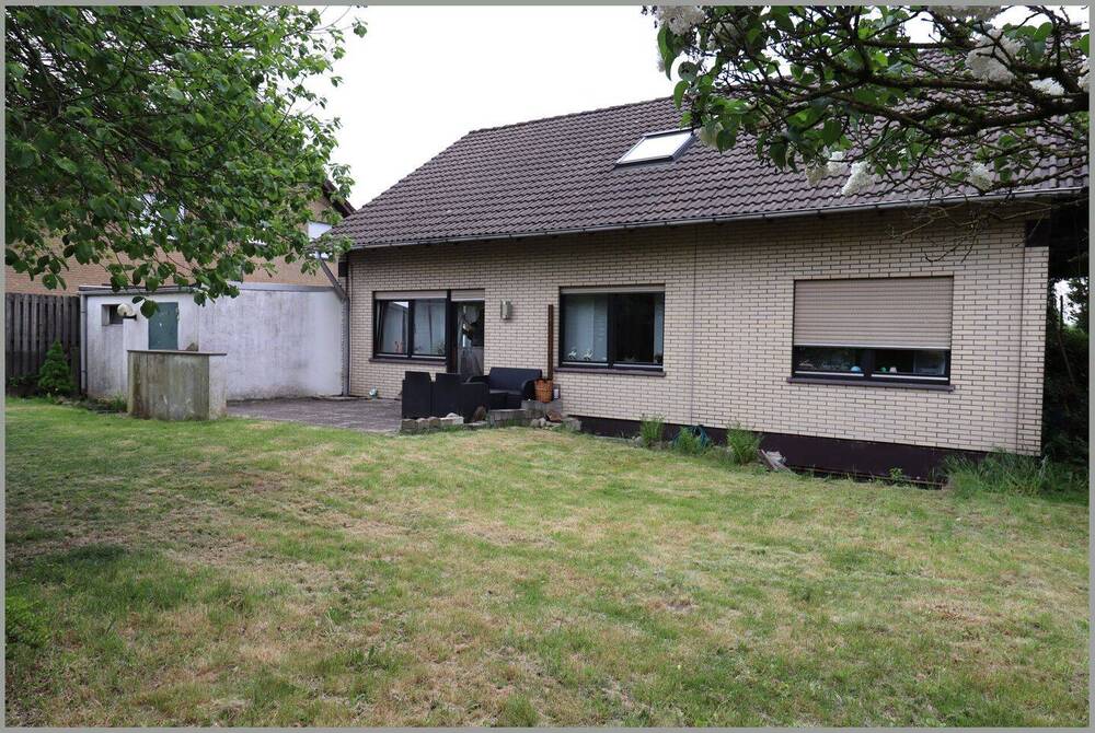 Thumbnail-Einfamilienhaus mit Einliegerwohnung in ruhiger Lage