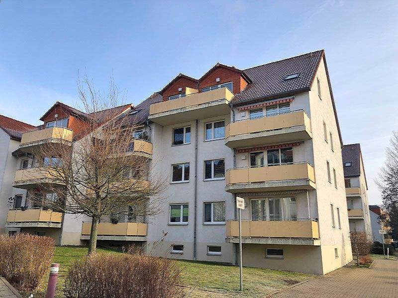 Thumbnail-Dachgeschosswohnung mit Balkon und Einbauküche in ruhiger Lage