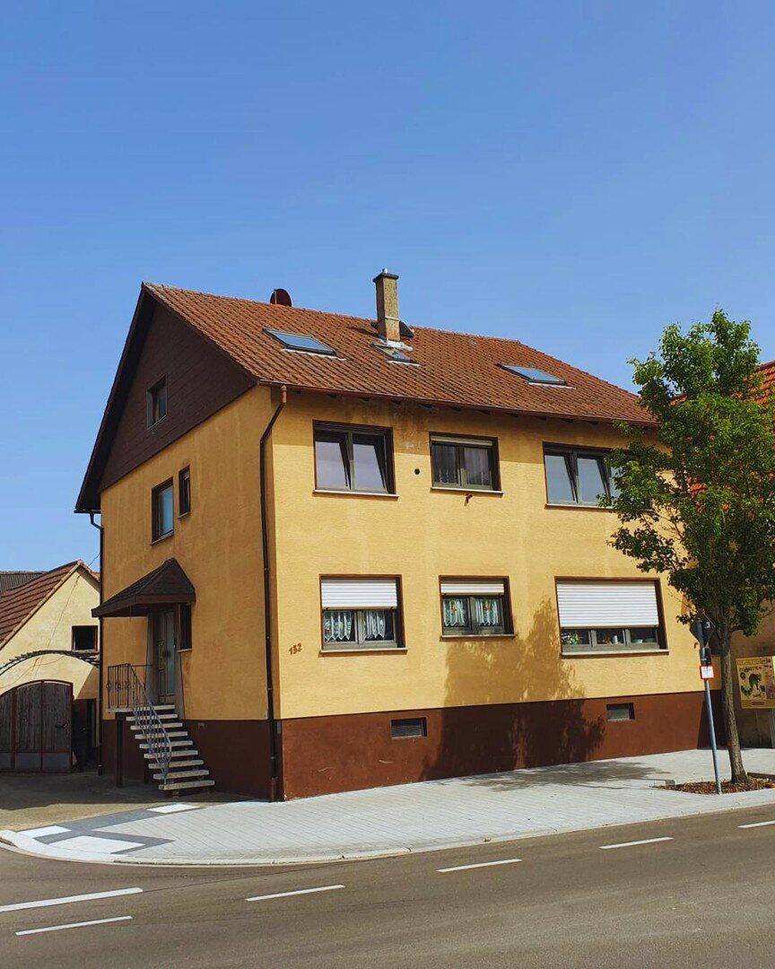 Thumbnail-Sehr großzügiges Zweifamilienhaus mit Erweiterungspotenzial