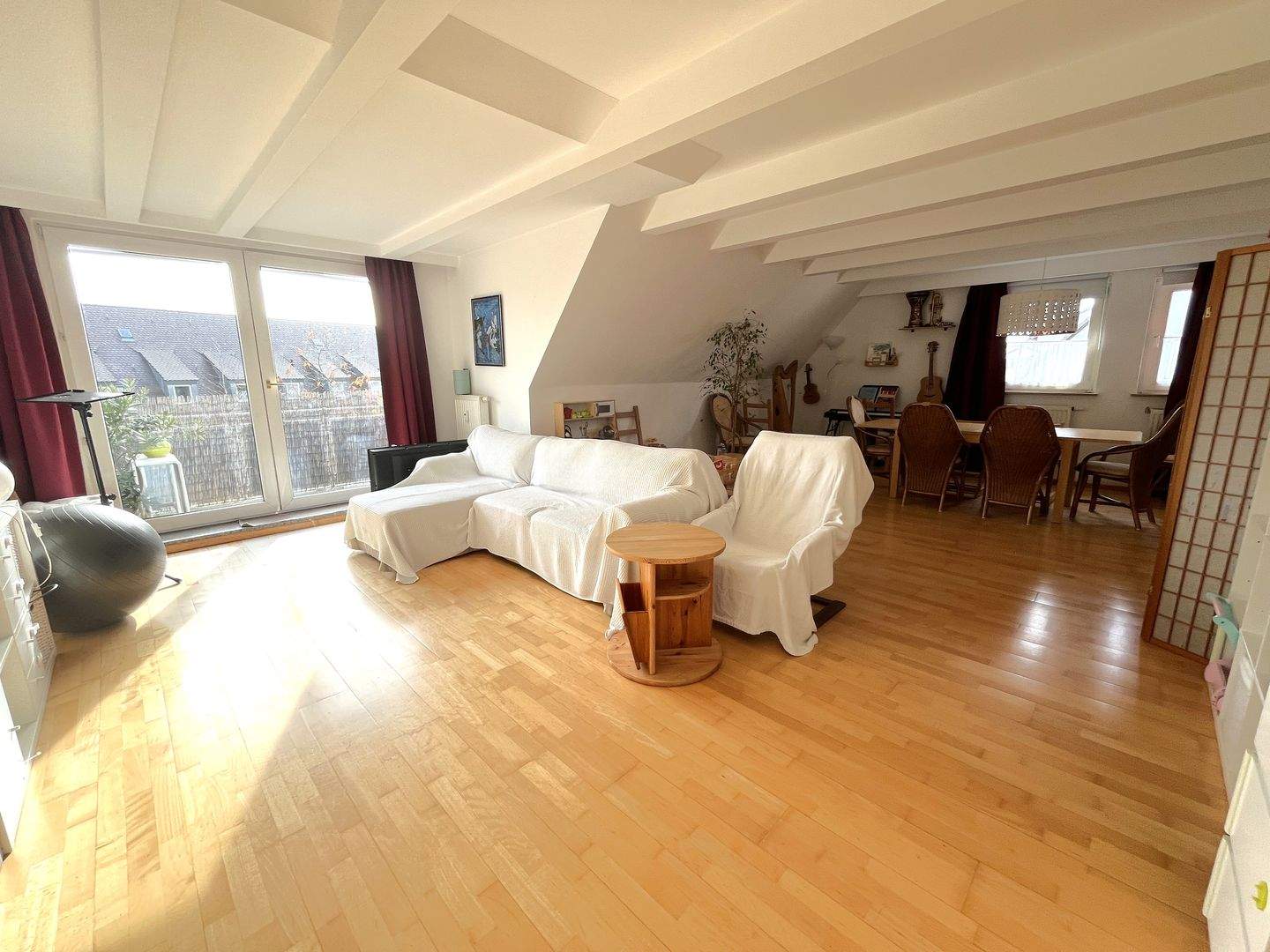 Thumbnail-Große 3,5-Zimmer-Dachgeschosswohnung in zentraler Lage