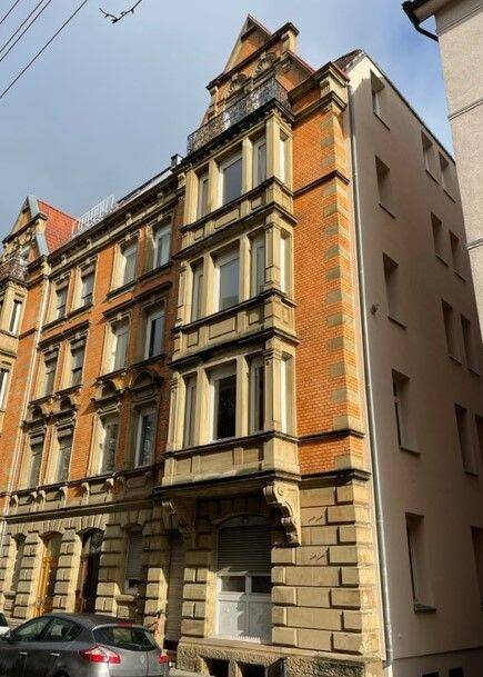 Thumbnail-Kontinuierlich gepflegtes Mehrfamilienhaus in Stuttgart (West) mit Wertsteigerungspotential