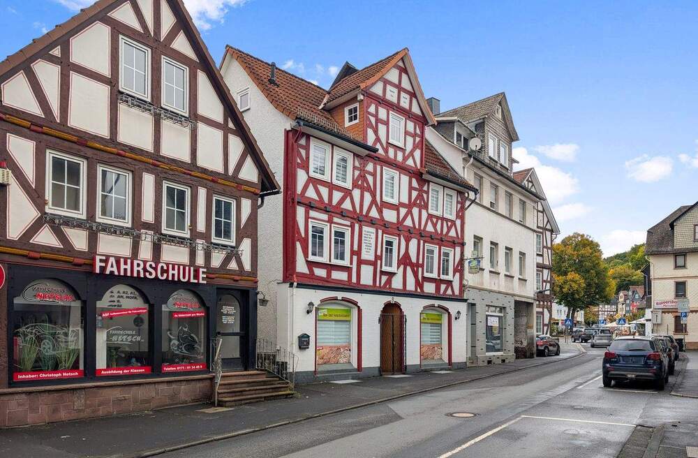 Thumbnail-Erstbezug nach Sanierung! Historisches Fachwerkhaus mit Ladenlokal in zentraler Lage