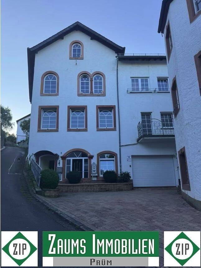 Thumbnail-Großes Mehrfamilienhaus mit 3 Wohneinheiten, 352 m² Wohnfläche - zentral in Mürlenbach