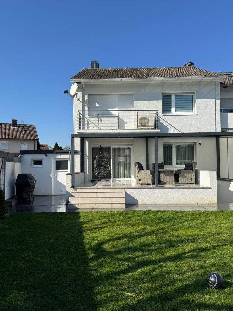 Thumbnail-Kernsaniertes Reihenendhaus mit 2 Garagen