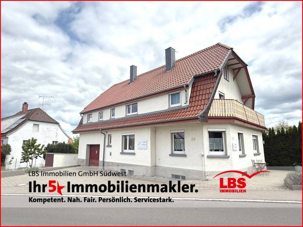 Thumbnail-Stilvolles, teilsaniertes Einfamilienhaus mit Garten und 2 Garagen - ELW möglich