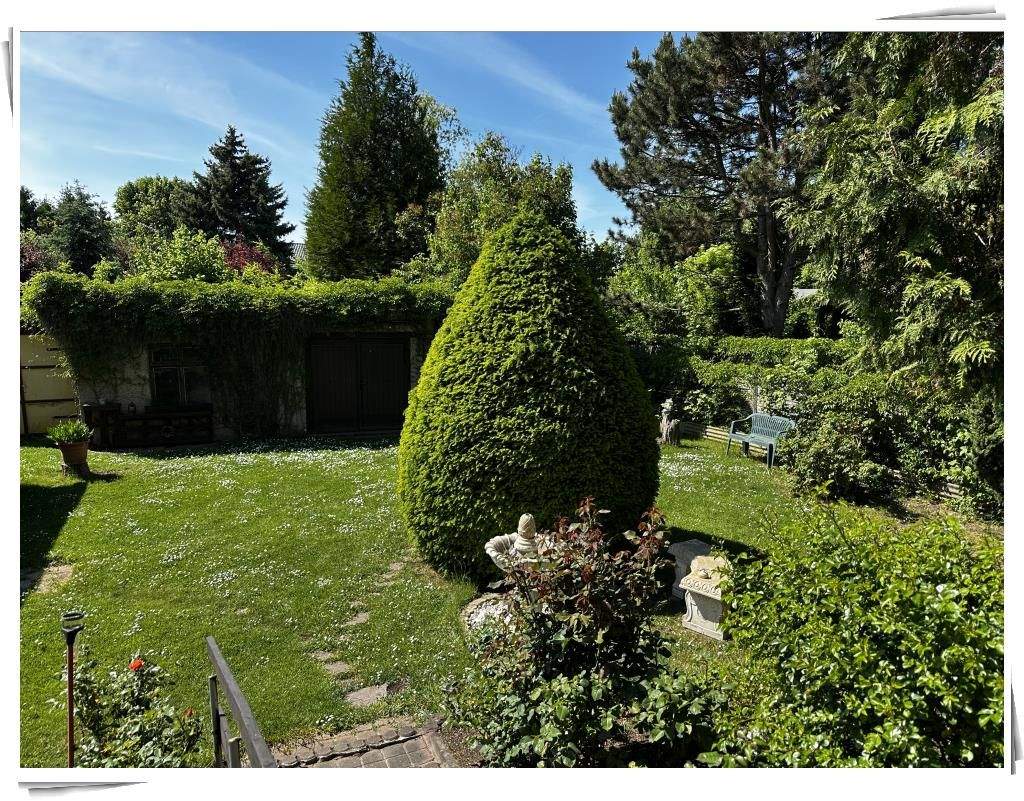 Thumbnail-Grundstück, südliche Ausrichtung, sucht Bauherren. Jetzt noch kaufen, bis Februar 2026 planen und bezugsfertig bauen....