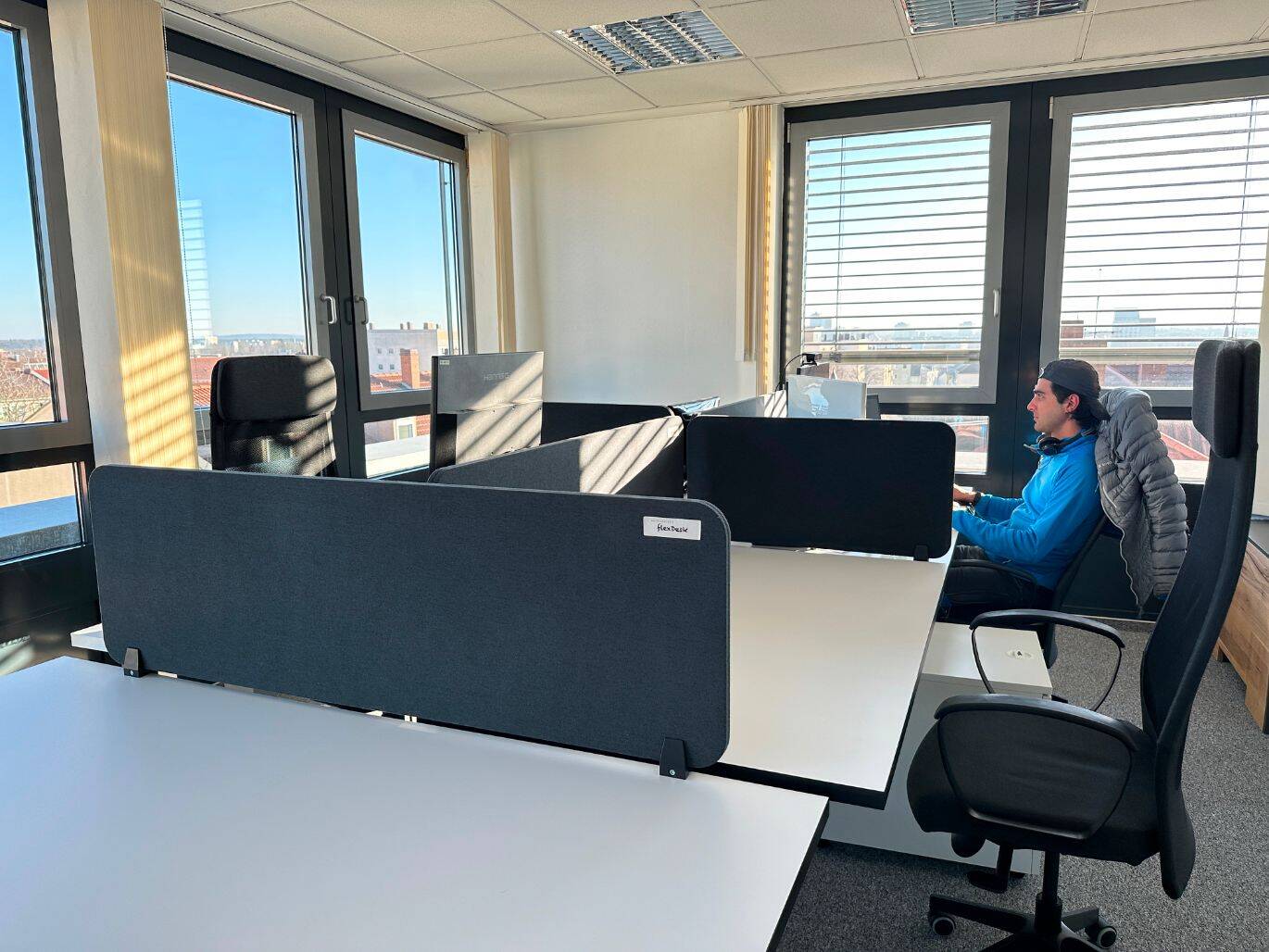 Thumbnail-FixDesk All Inclusive: Feste Schreibtischplätze mit Panoramablick über Nürnberg