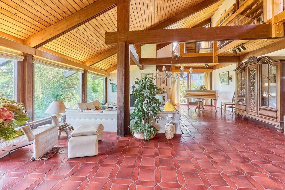 Thumbnail-Bezugsfrei! Helles Einfamilienhaus mit Einliegerwohnung und Garten