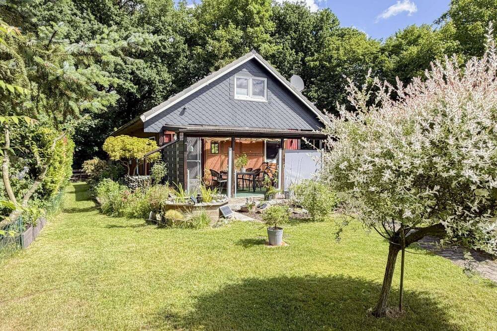 Thumbnail-Eigenheim mit ca. 72,92 m² wohnlich nutzbarer Fläche, Garten und Stellplatz in ruhiger Randlage