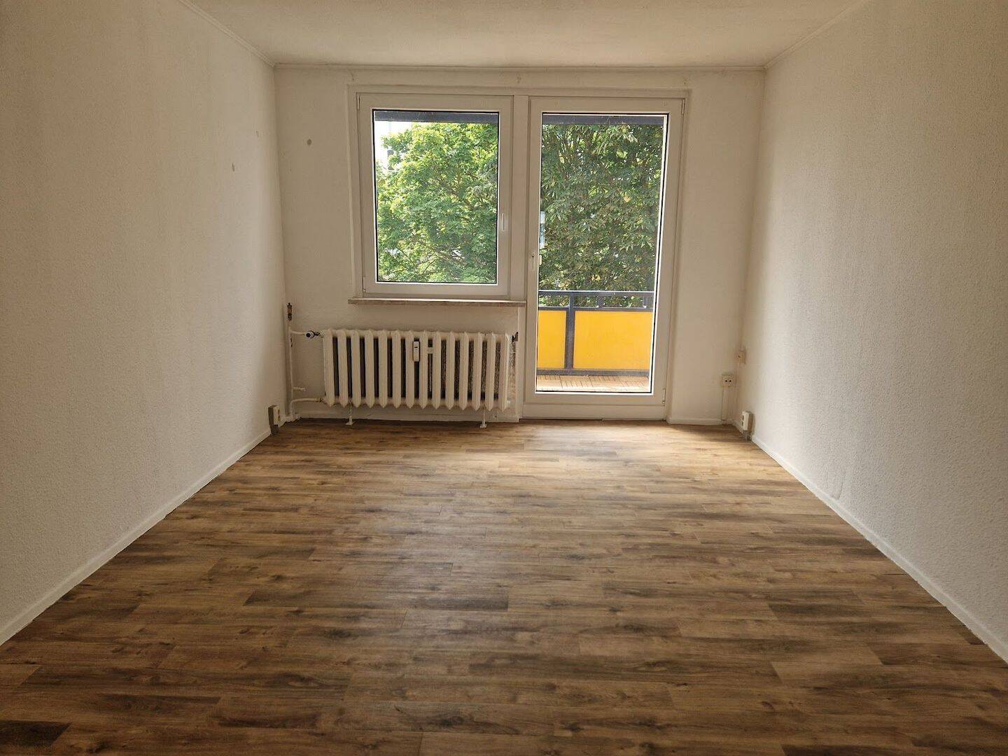 Wohn- und Schlafzimmer