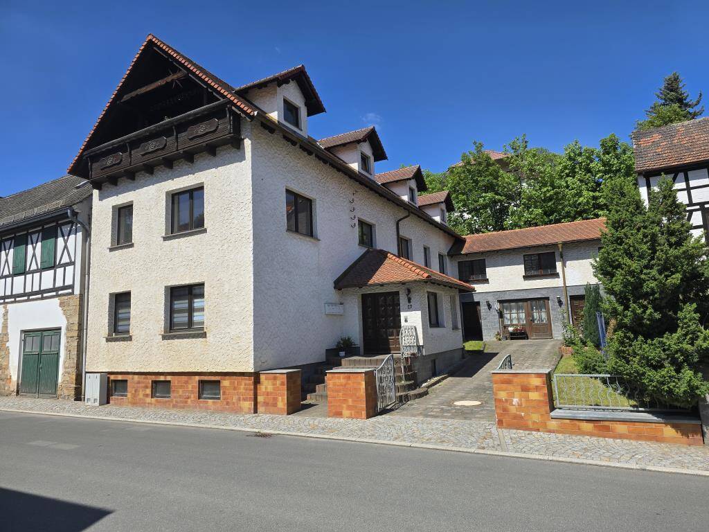 Thumbnail-(A1572) geräumiges Mehrfamilienhaus am Hermsdorfer Kreuz