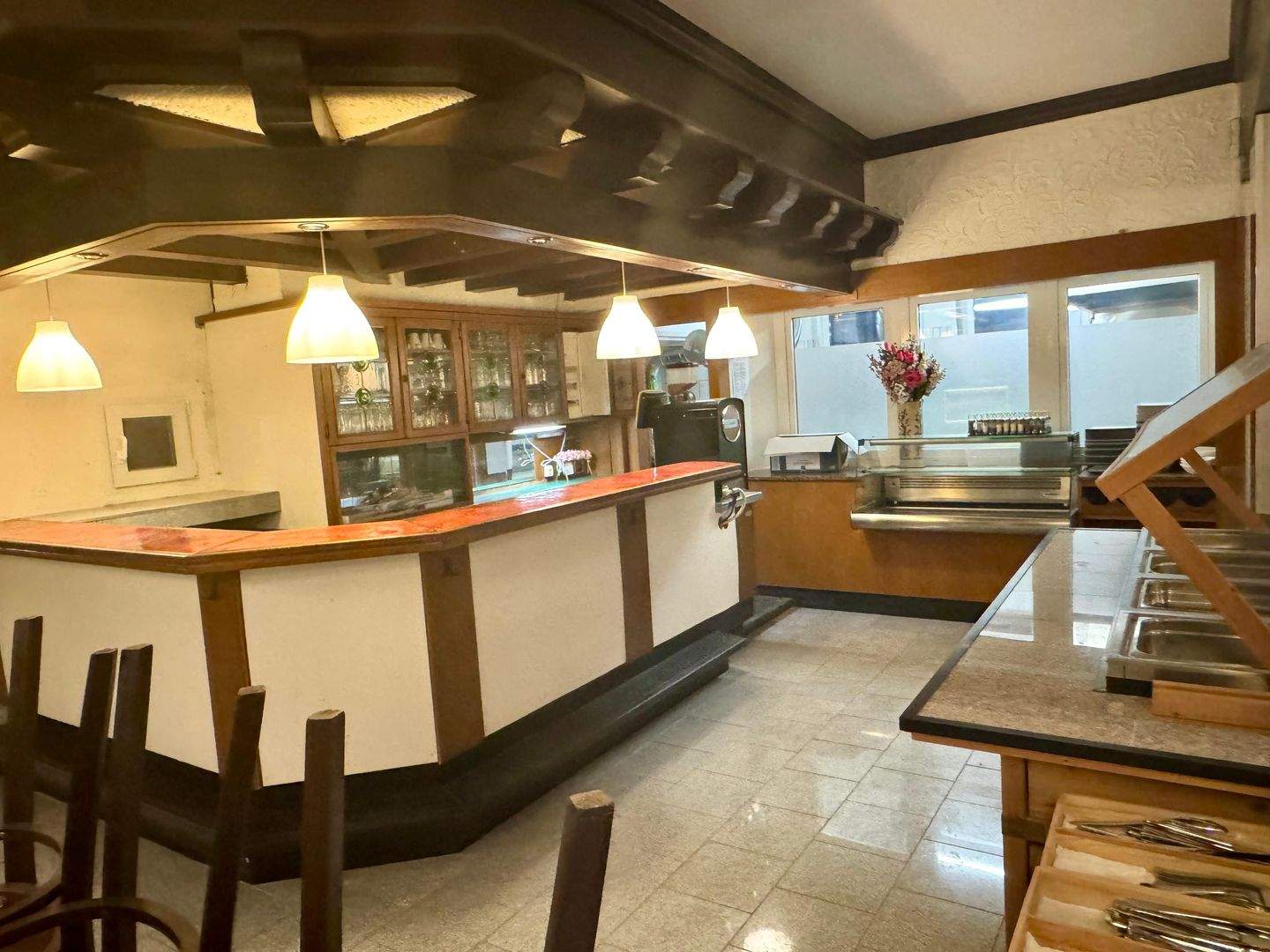 Thumbnail-Restaurant mit großem Potenzial und viel Platz – Ideal für Neugestaltung!