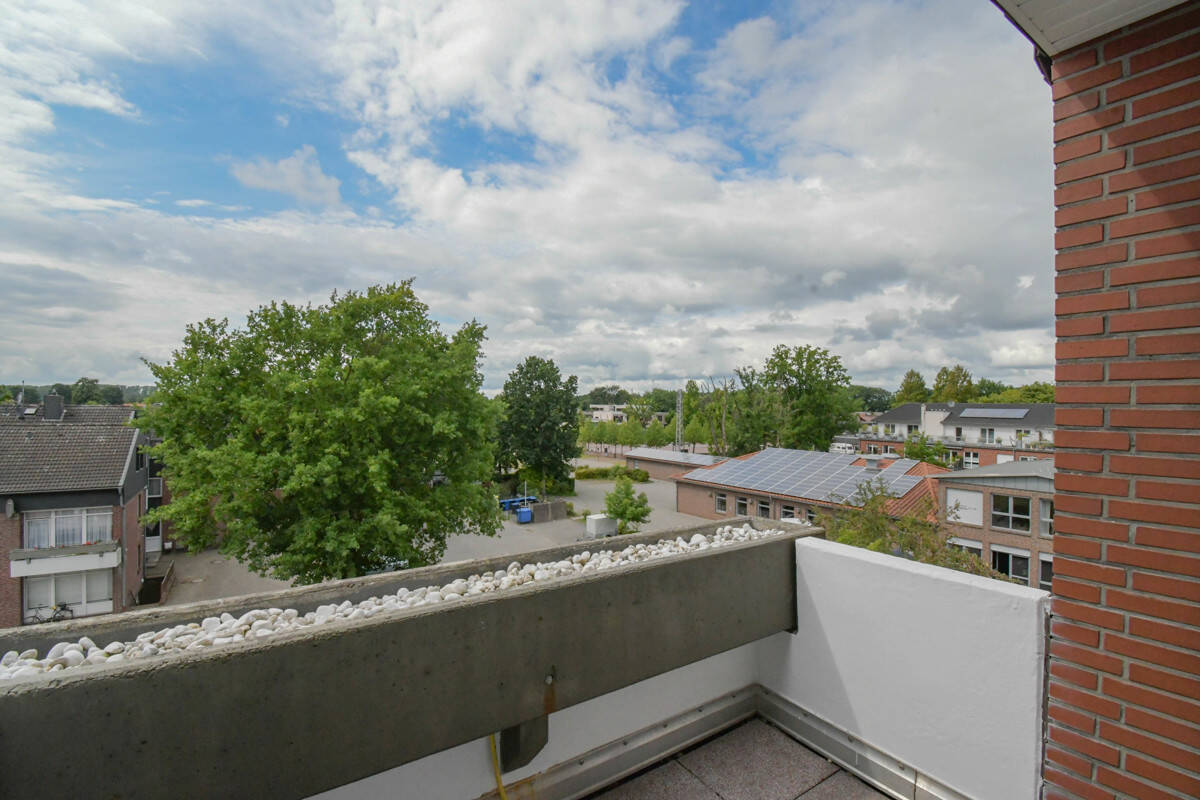 Thumbnail-6611 - RESERVIERT! Über den Dächern von Edewecht! Helle und gut geschnittene 2-Raum-Wohnung im Zentrum!