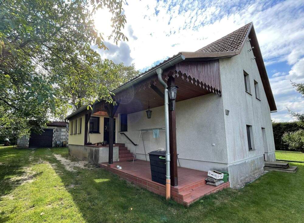 Thumbnail-Charmantes Einfamilienhaus mit großzügiger Wohnfläche auf großem Grundstück