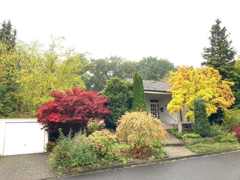 Thumbnail-EINFAMILIENHAUS MIT EINLIEGERWOHNUNG, GROSSEM GRUNDSTÜCK UND ZWEI GARAGEN...