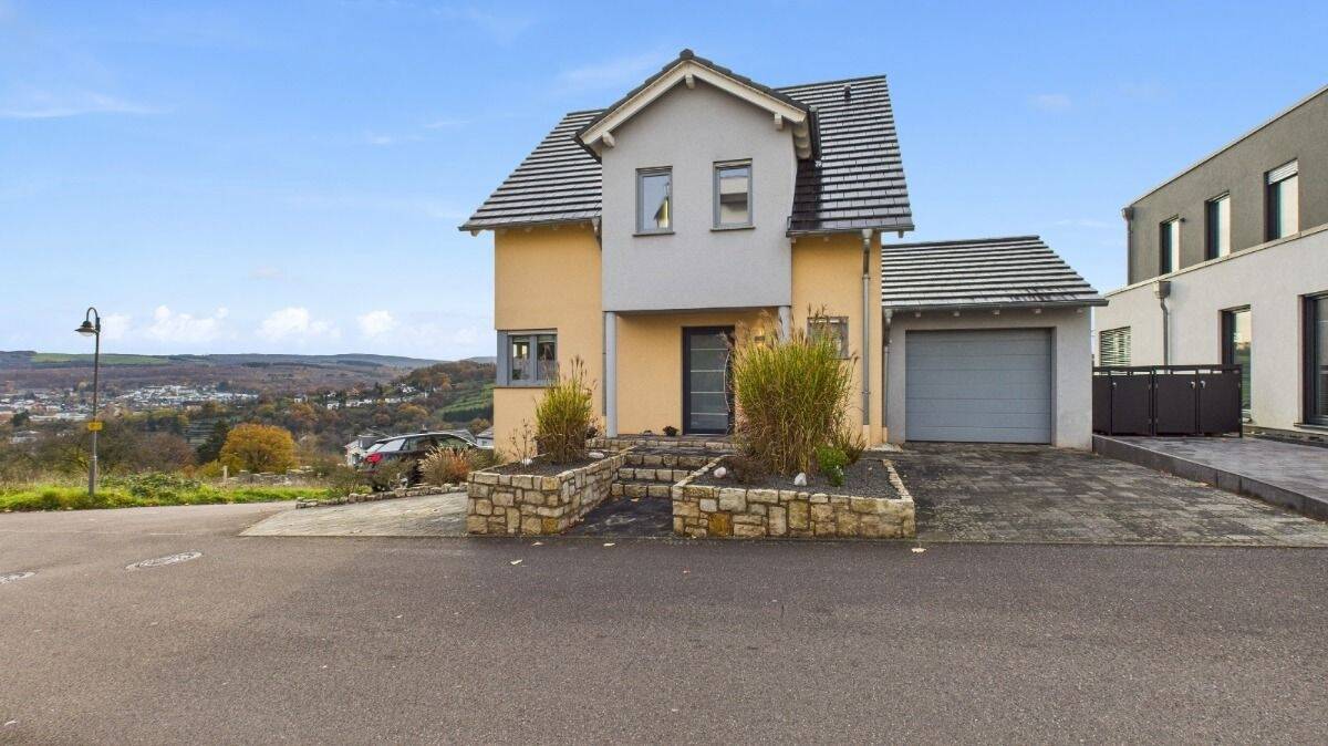 Thumbnail-Hochwertiges Einfamilienhaus in Höhenlage von Saarburg zu verkaufen