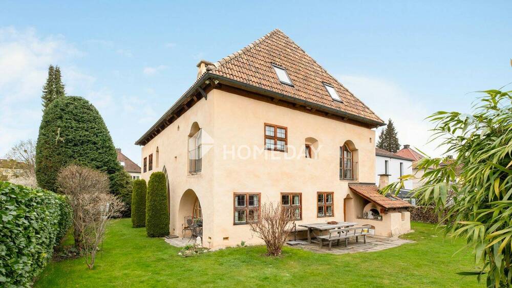 Thumbnail-Exklusives Einfamilienhaus mit Spa, Aufzug und hochwertiger Ausstattung auf sonnigem Grundstück