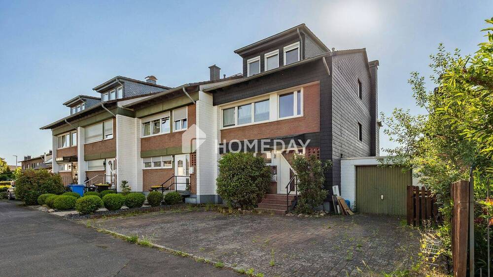 Thumbnail-Ihr neues Zuhause in bester Lage - vielseitiges EFH mit Garage, Stellplätze, Loggia und Sauna