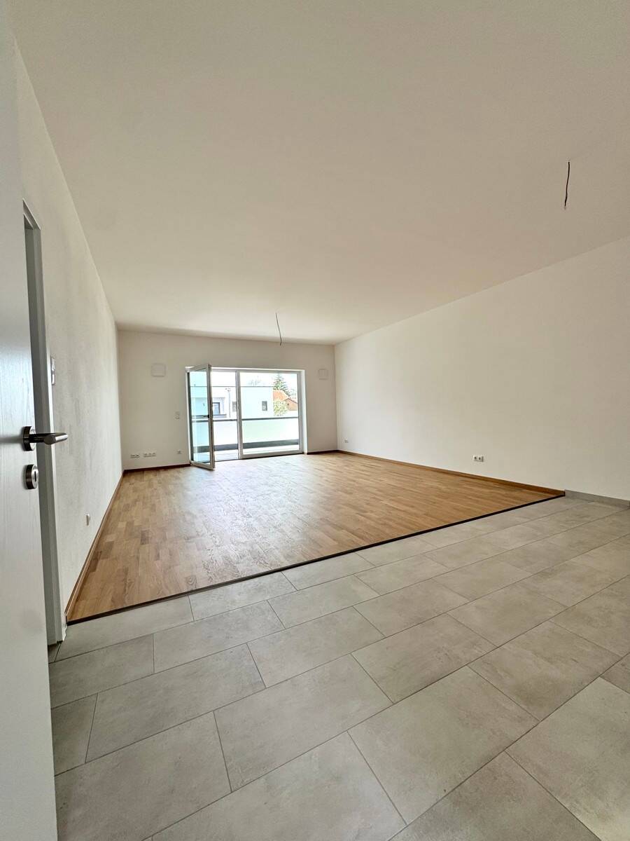 Thumbnail-Sehr helle 2-Zimmer Wohnung in bester Lage ab sofort zu vermieten!