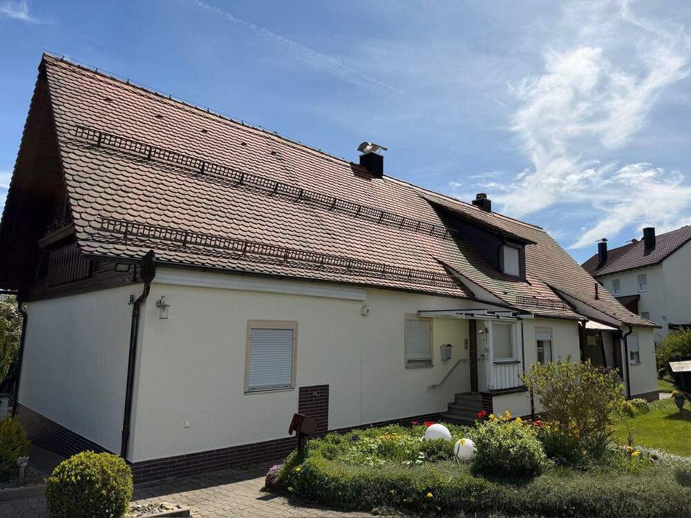 Thumbnail-Doppelhaus mit Garten und Garagen